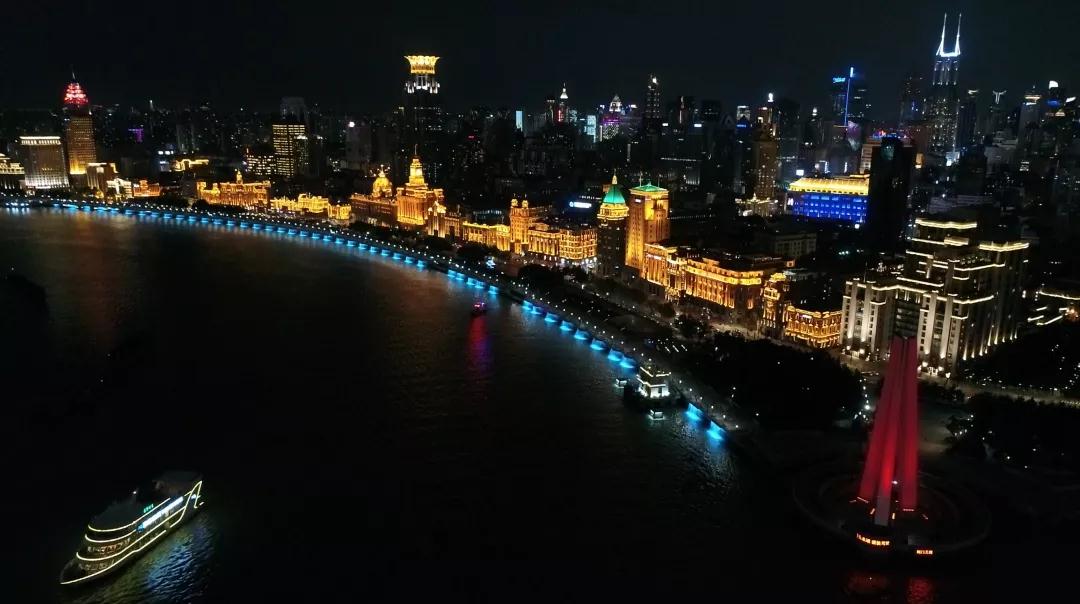 “进博会时间”开启夜景更震撼 背后团队解密灯光改造故事
