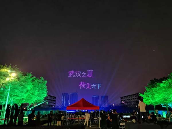 长江灯光秀+水陆空光影大秀，武汉再一次C位霸屏！