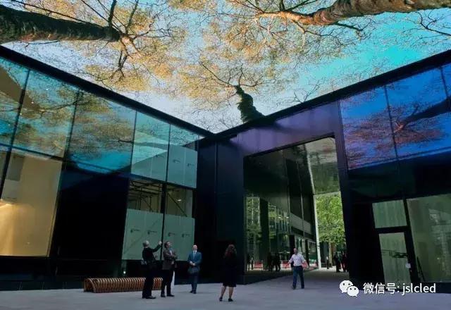 伦敦标志性建筑Fen Court内的LED天幕