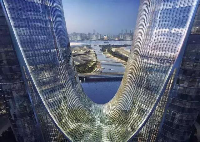 耗资11亿、重达1280吨、40米高空上的“莲花”建筑开花了！