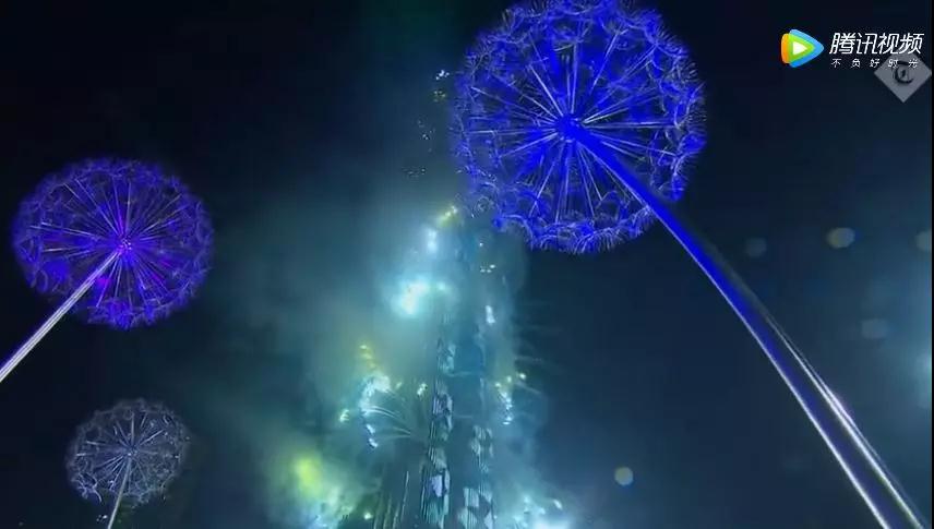 全球跨年烟火灯光大PK：迪拜土豪塔亮瞎眼 英国伦敦眼炸开花