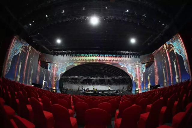 首次使用270°环幕投影 第九届北京国际电影节开幕式有点燃