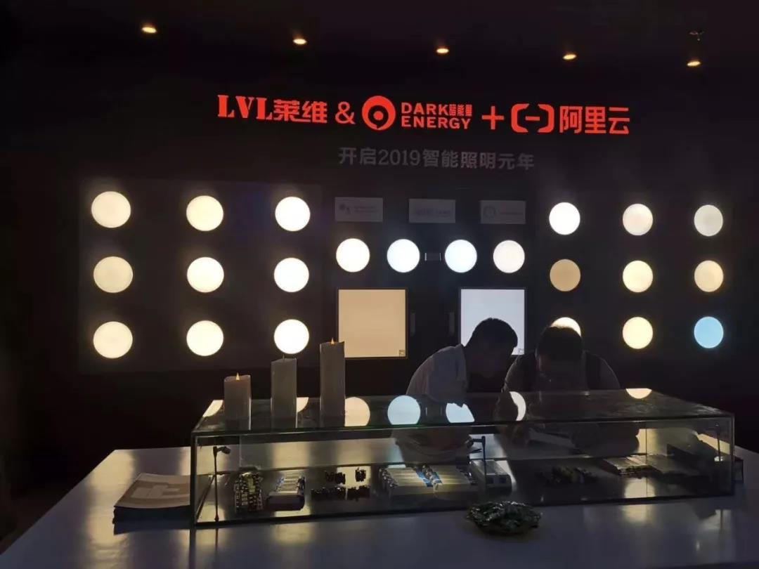 电源企业共赴光亚盛会，谁家更“闪耀”？