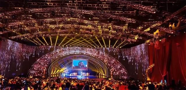 首次使用270°环幕投影 第九届北京国际电影节开幕式有点燃