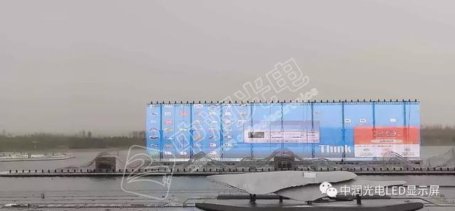 中润光电承建的晋阳湖2000平米大型LED网格屏正式启用! 中润光电承建的晋阳湖2000平米大型LED网格屏正式启用!