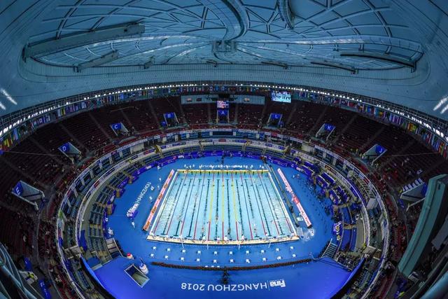 耗资11亿、重达1280吨、40米高空上的“莲花”建筑开花了！