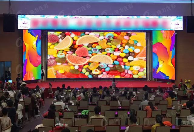 LED显示屏入校季 现代化名校都长这样！