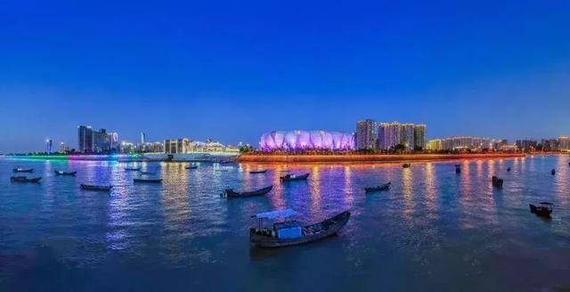 耗资11亿、重达1280吨、40米高空上的“莲花”建筑开花了！