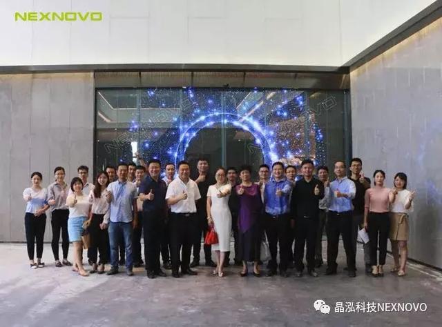 人们热捧的透明LED移动门，晋升流量商家首选