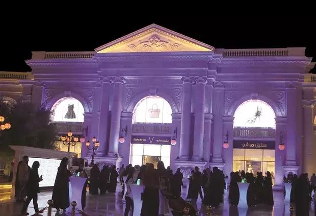 从这个全球最豪购物中心的6面“玉屏橱窗”，窥见未来零售的样子