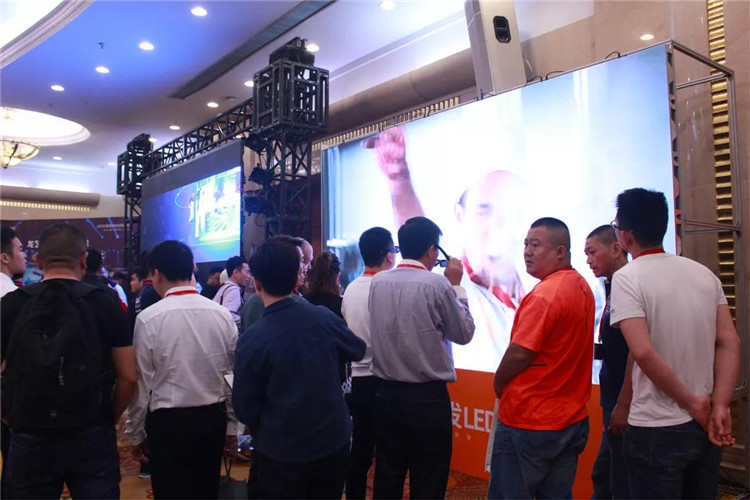 热烈祝贺慧聪2019年LED租赁屏新模式交流大会暨新产品发布会圆满成功