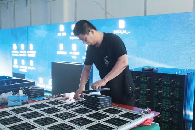 圣彼得：找准方向，做共阴节能屏领域的“先行探索者”