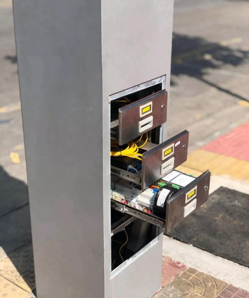 广州点亮首批智慧路灯，具备连接5G、给车充电等特点