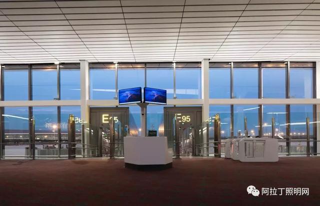 大兴机场“凤凰”展翅，欧普照明助力世界级工程