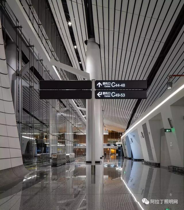 大兴机场“凤凰”展翅，欧普照明助力世界级工程