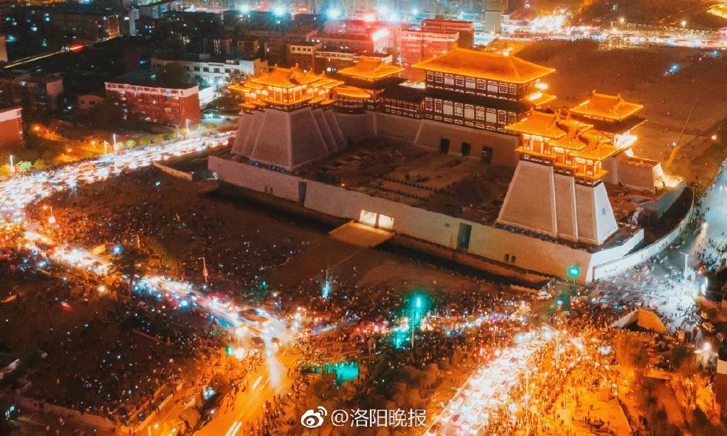 震撼！洛阳连续20天上演“3D灯光投影秀”