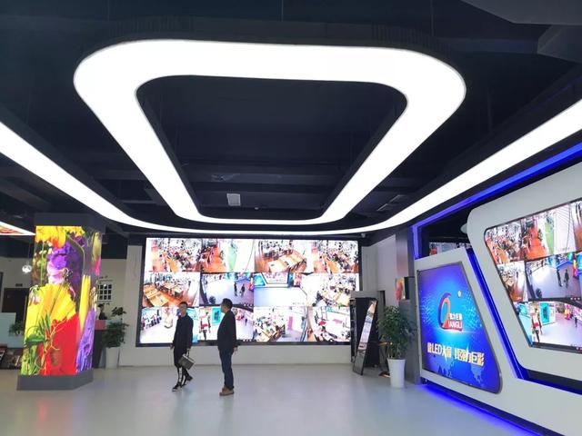 十分亮眼！这家独门独栋有天有地的旗舰店开业了！