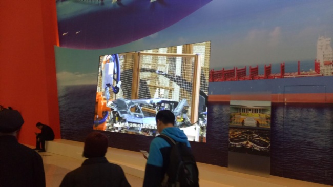 彩易达LED显示屏亮相国博 印证伟大变革