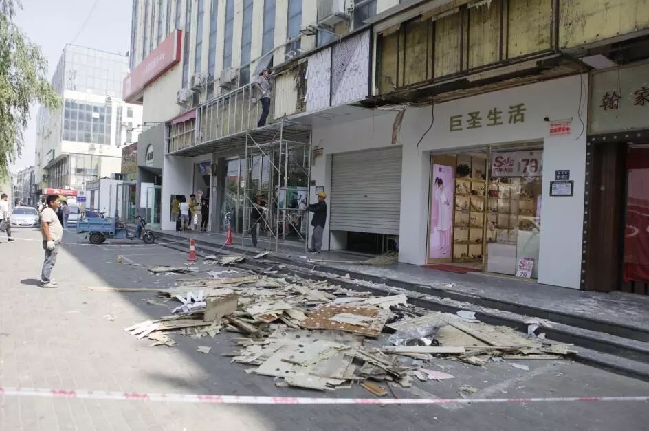 前有一指没，现有一撬光，户外广告清理整顿危机和机遇