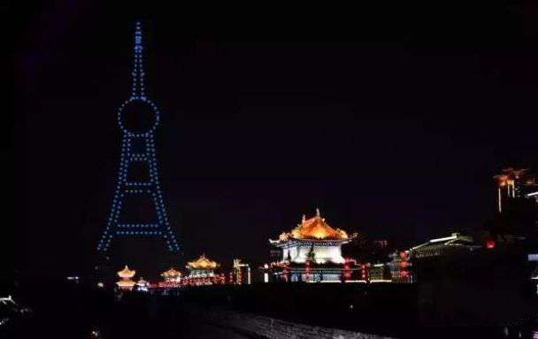 400架无人机上演灯光秀，点燃西宁夜!