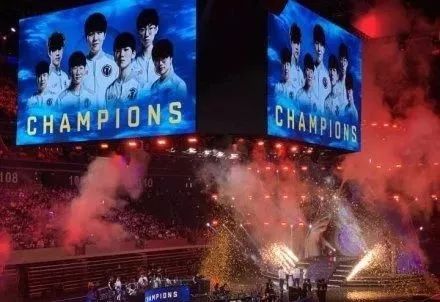 雷凌显示LED显示屏“轻装上阵，俯瞰全局”