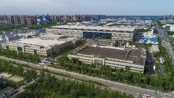 华为与京东方签署合作协议，全球最大柔性显示基地成形