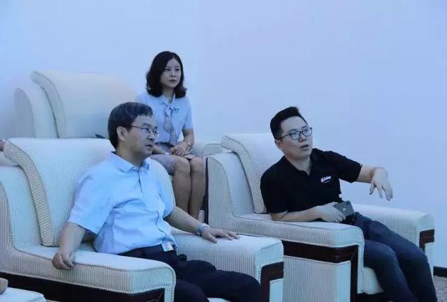 光明区政协主席李世清一行莅临深德彩调研指导工作