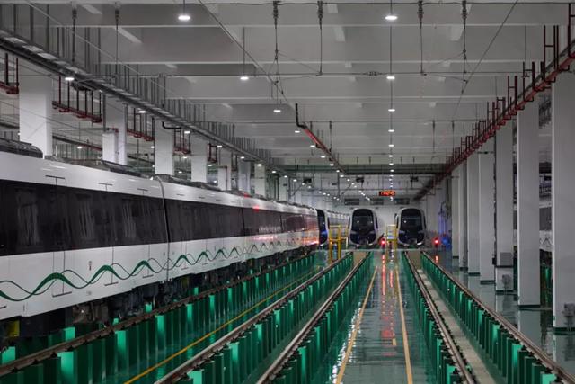 新基建背景下 欧普强势发力专业轨道交通照明