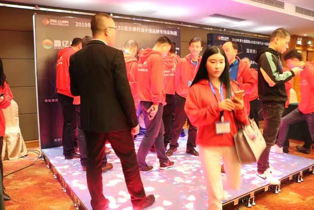 高尖精活动——2019年度慧聪LED显示屏行业十佳品牌企业产品推介会为第二天十佳品牌走访活动添彩