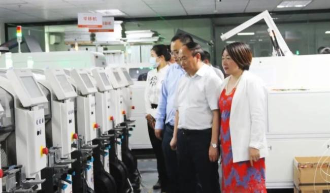 联诚发LTV终端一体机及5G智慧灯杆项目再获政府领导莅临调研指导！