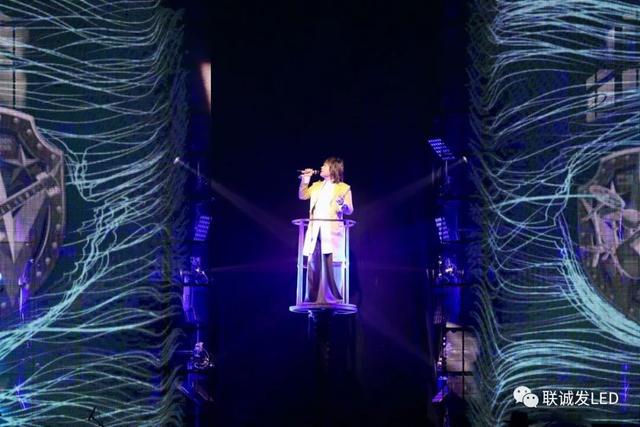 伍佰&China Blue“Rock Star2019演唱会”福州站震撼开唱