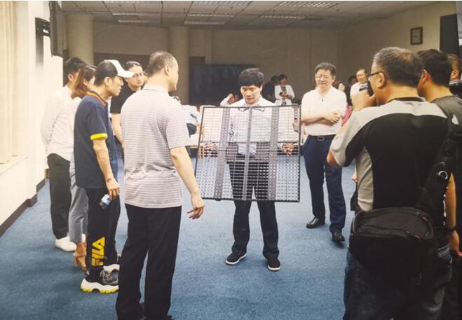 创新奥蕾达，国庆光影屏