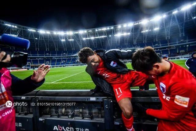 中超争冠、保级最后冲刺，艾比森见证绿茵场上的起落沉浮