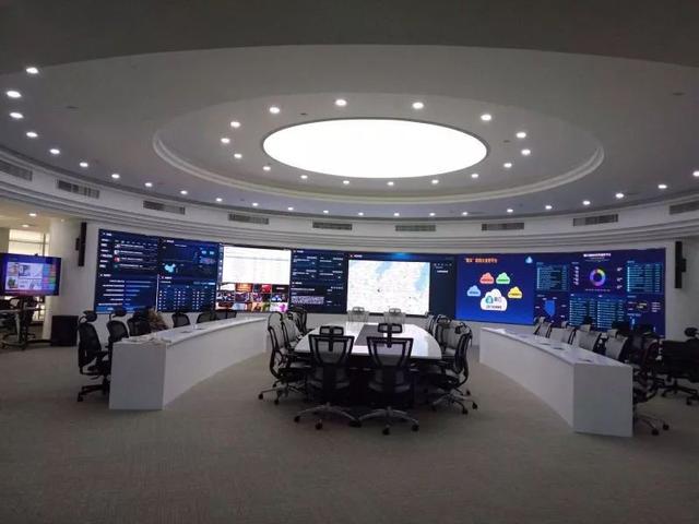 彩易达麒麟甲弧形大屏点亮新加坡监控室，安防监控完美展示