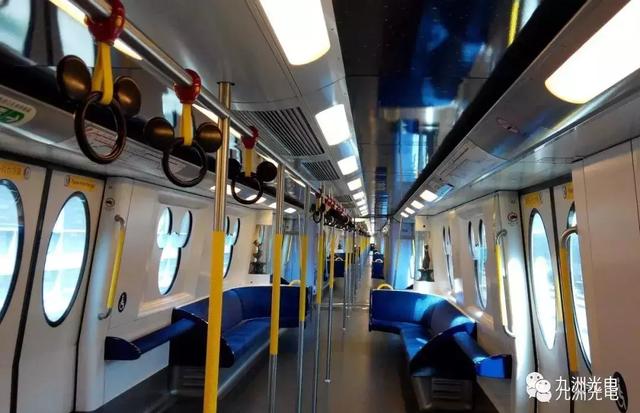 九洲光电轨道交通照明方队等待检阅