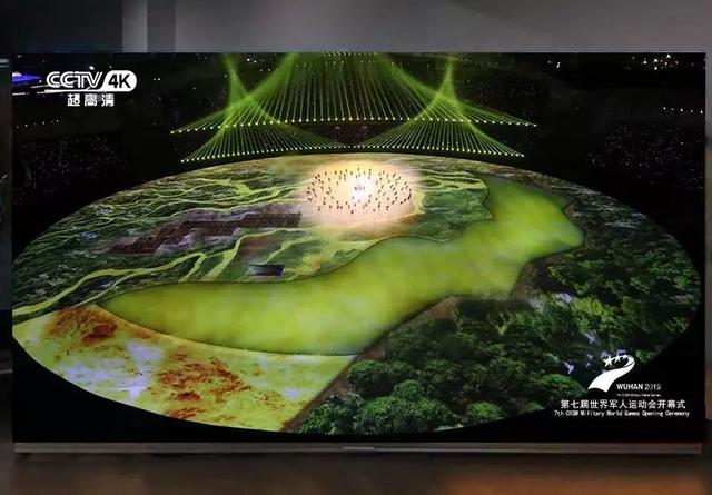 全球量产0.7全倒装MiniCOB初次亮相，AET助力军运会开幕式直播