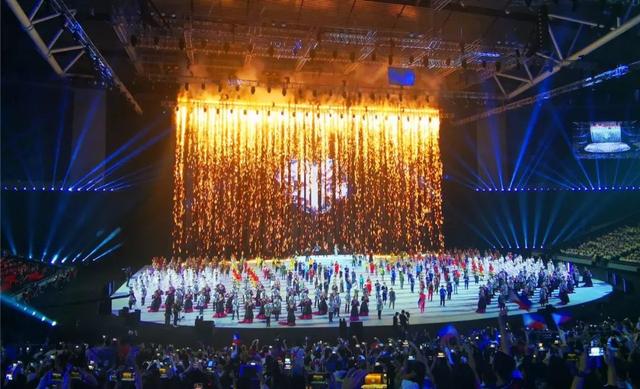 东南亚运动会开幕式，艾比森上演“极限挑战”