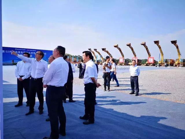 总投资320亿！国内首条大尺寸OLED生产线开工