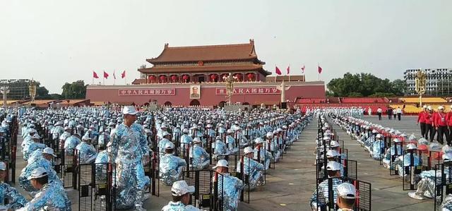 国庆盛典 | 详解3290块“数字光影”黑科技