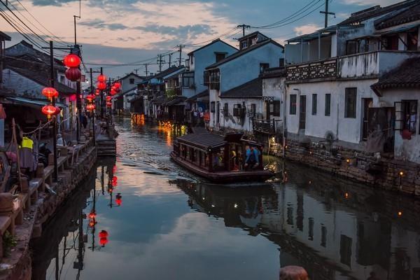 夜游经济：点亮“江南夜景”，打造夜间网红项目