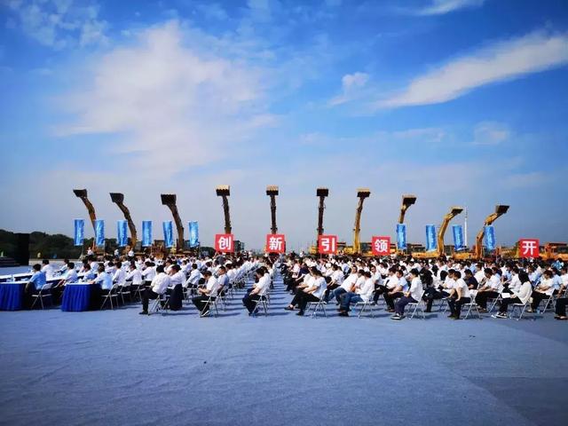 总投资320亿！国内首条大尺寸OLED生产线开工