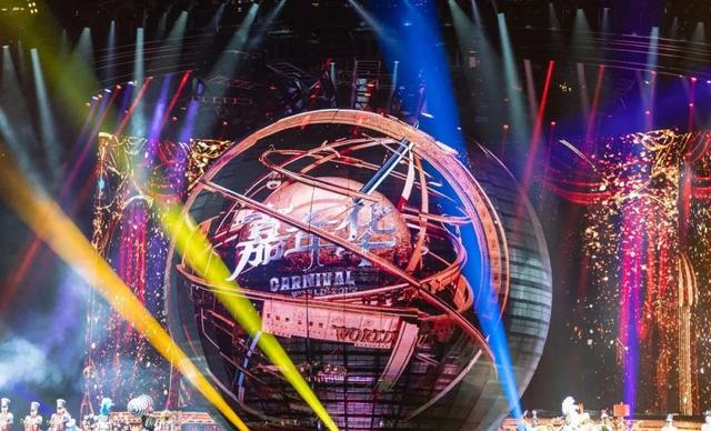 【周杰伦】深圳演唱会被侃像雨神, 联诚发龙平芳率众现场助威！