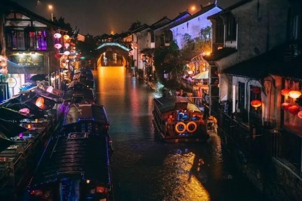 夜游经济：点亮“江南夜景”，打造夜间网红项目