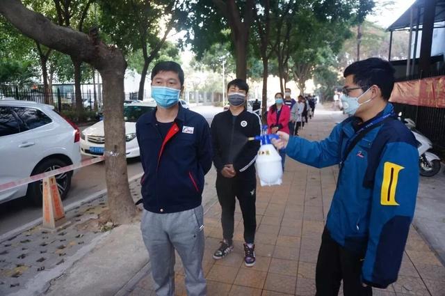 5万口罩驰援省级品牌运营商和品牌服务商 强力巨彩暖心行动ing ！