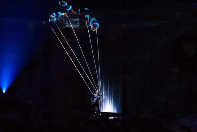 英国摇滚乐队无人机世界巡演：如同进入科幻小说场景