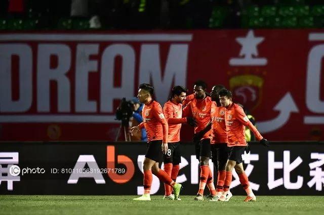 中超争冠、保级最后冲刺，艾比森见证绿茵场上的起落沉浮