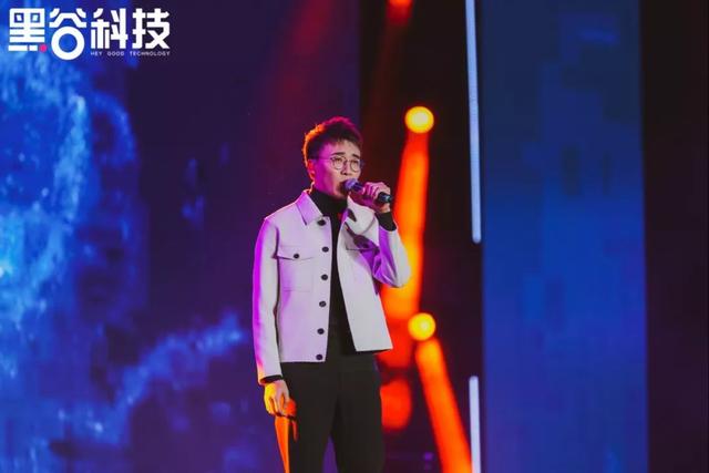 深德彩化身舞美艺术创造者，点燃威海之夜