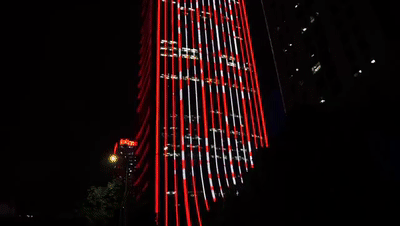 今夜，深圳人都在抬头看他们！全城亮灯，这些瞬间让人泪目