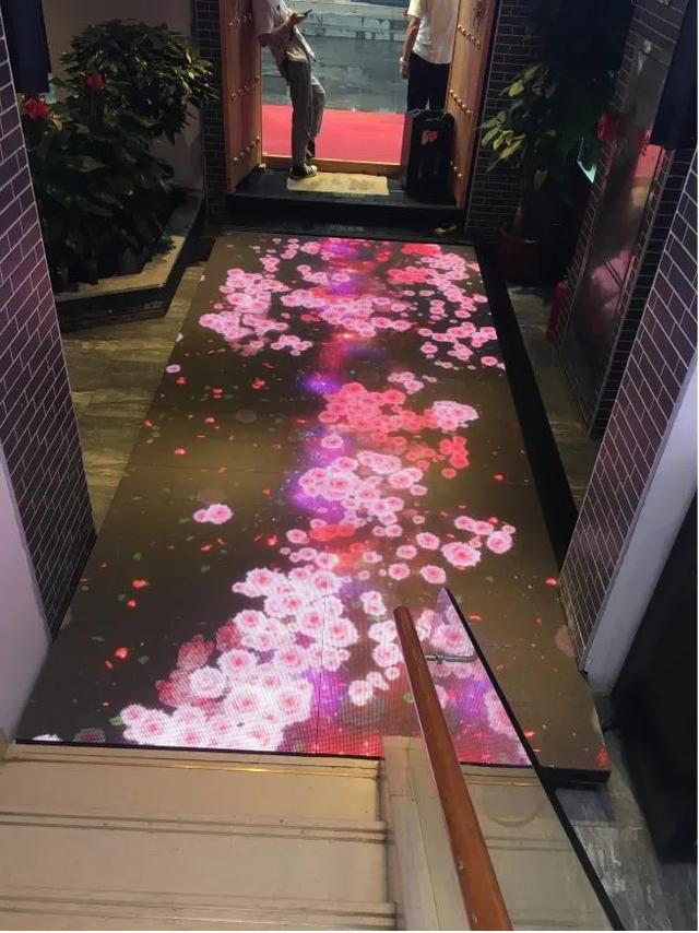 鼎力显示丨500X1000mm互动铁箱