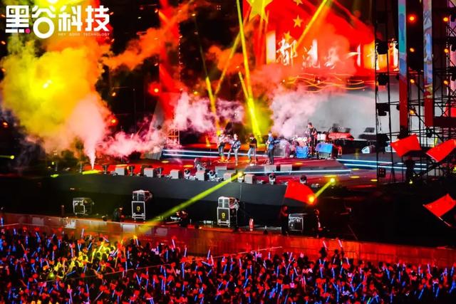 深德彩化身舞美艺术创造者，点燃威海之夜